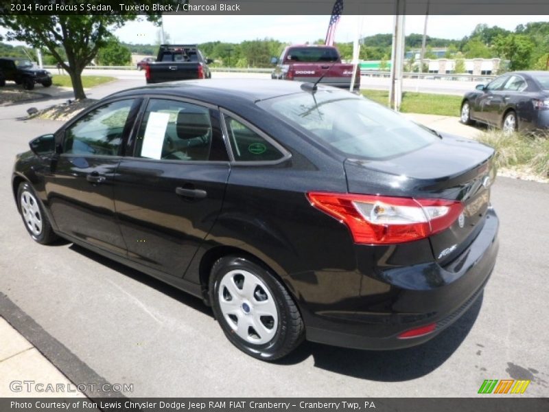 Tuxedo Black / Charcoal Black 2014 Ford Focus S Sedan
