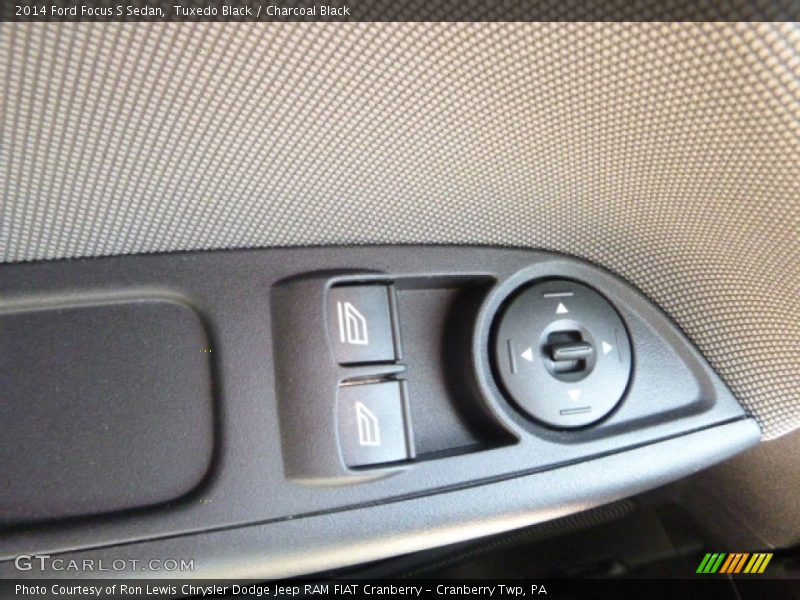 Tuxedo Black / Charcoal Black 2014 Ford Focus S Sedan