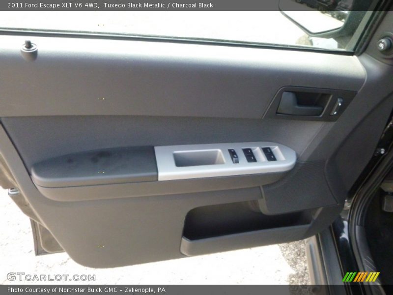 Tuxedo Black Metallic / Charcoal Black 2011 Ford Escape XLT V6 4WD