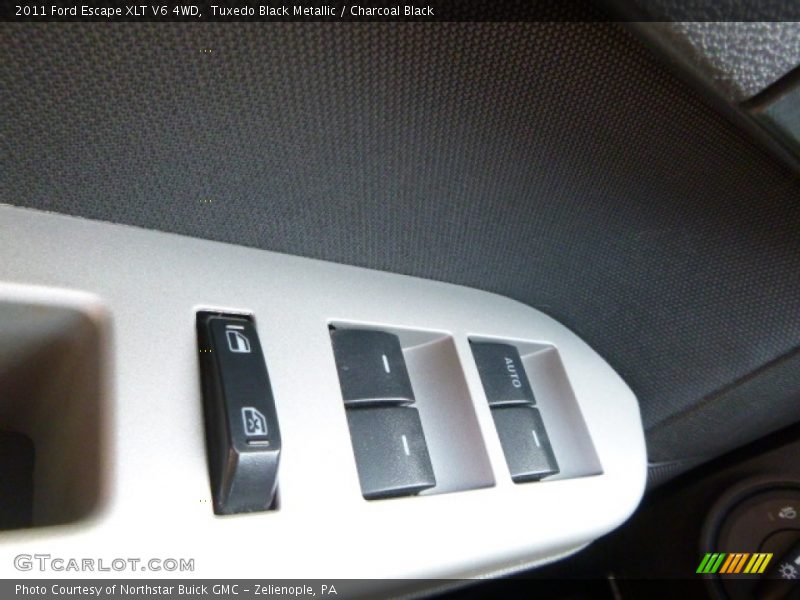 Tuxedo Black Metallic / Charcoal Black 2011 Ford Escape XLT V6 4WD