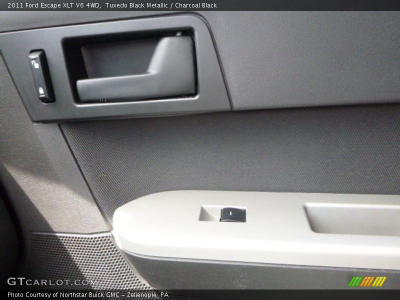 Tuxedo Black Metallic / Charcoal Black 2011 Ford Escape XLT V6 4WD