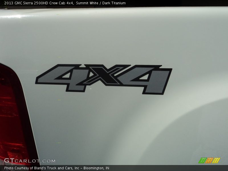 Summit White / Dark Titanium 2013 GMC Sierra 2500HD Crew Cab 4x4