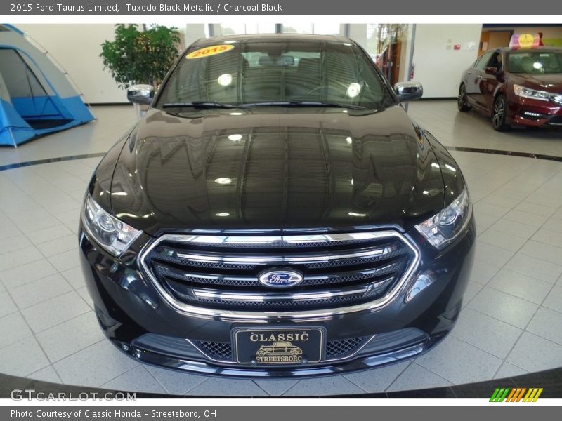 Tuxedo Black Metallic / Charcoal Black 2015 Ford Taurus Limited