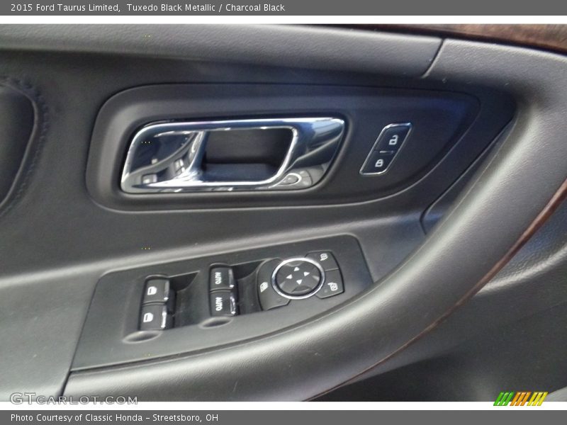 Tuxedo Black Metallic / Charcoal Black 2015 Ford Taurus Limited