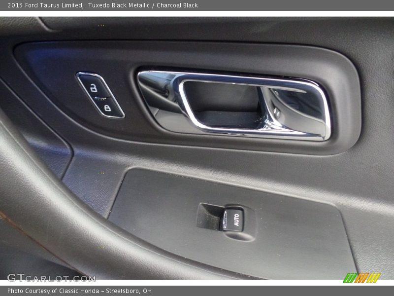 Tuxedo Black Metallic / Charcoal Black 2015 Ford Taurus Limited