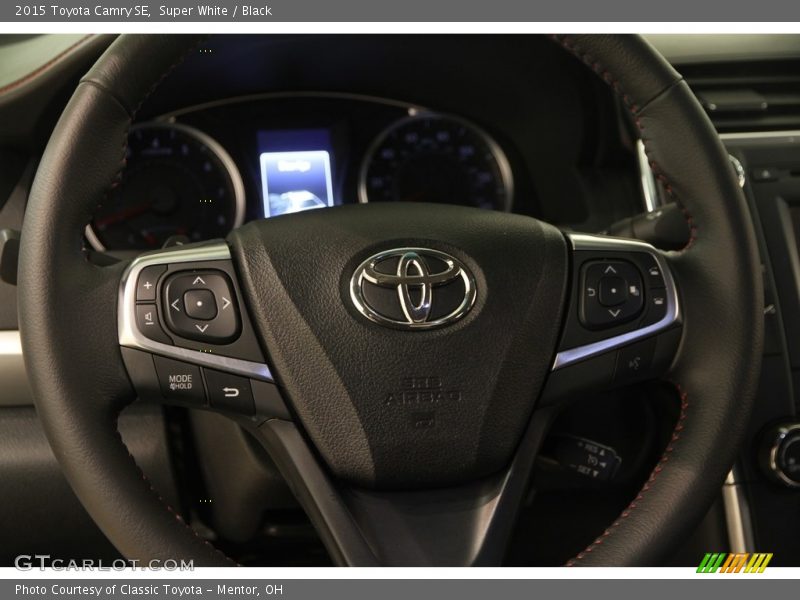 Super White / Black 2015 Toyota Camry SE
