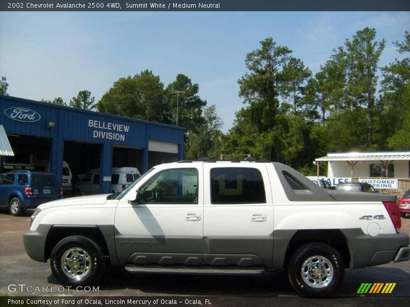 Summit White / Medium Neutral 2002 Chevrolet Avalanche 2500 4WD