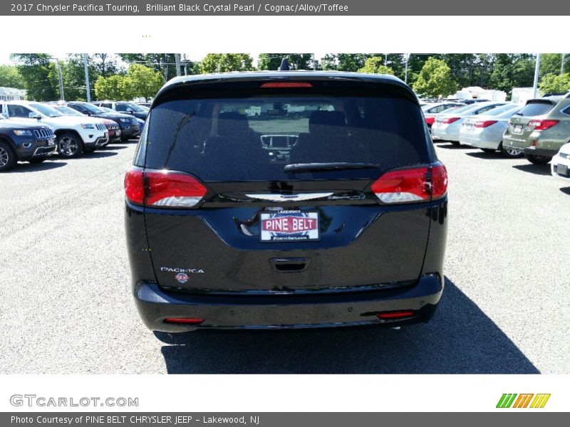 Brilliant Black Crystal Pearl / Cognac/Alloy/Toffee 2017 Chrysler Pacifica Touring