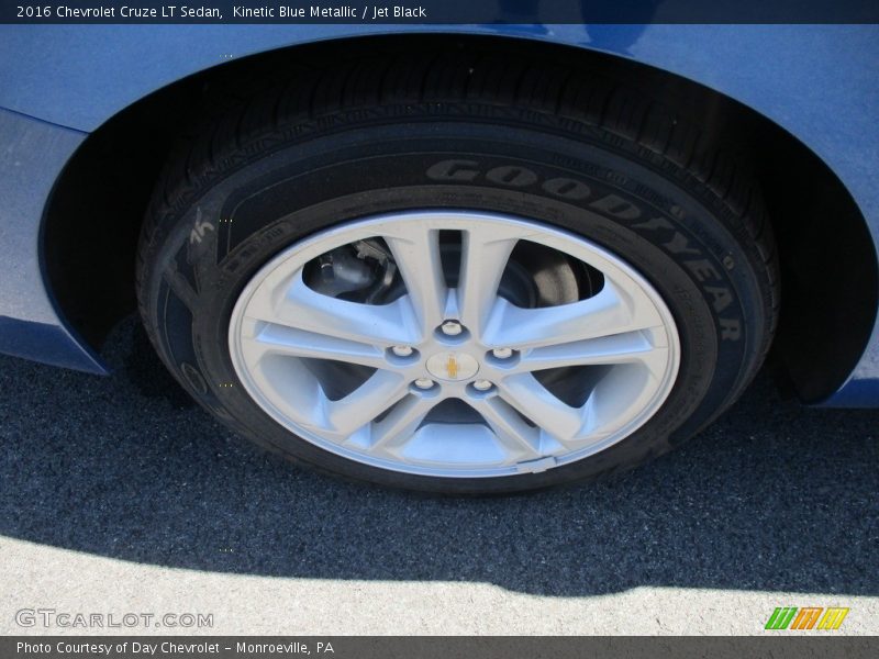 Kinetic Blue Metallic / Jet Black 2016 Chevrolet Cruze LT Sedan