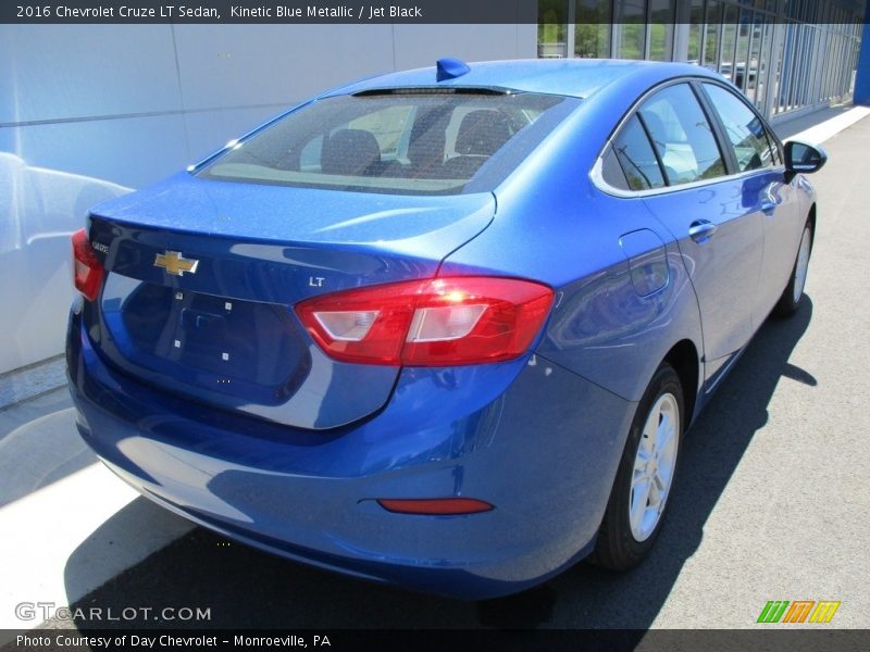 Kinetic Blue Metallic / Jet Black 2016 Chevrolet Cruze LT Sedan