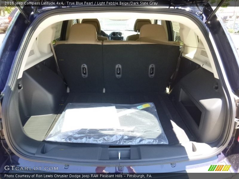 True Blue Pearl / Light Pebble Beige/Dark Slate Gray 2016 Jeep Compass Latitude 4x4