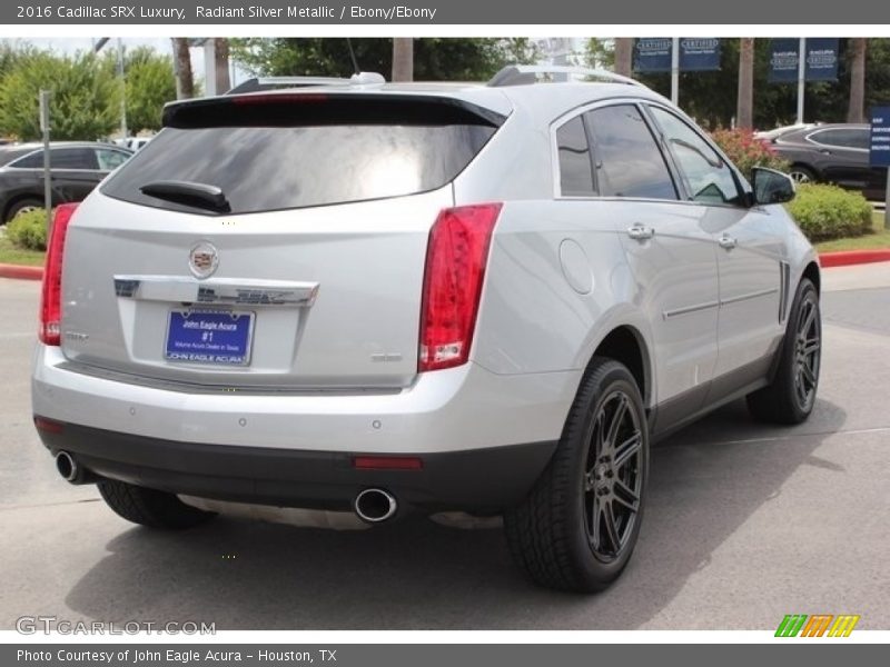 Radiant Silver Metallic / Ebony/Ebony 2016 Cadillac SRX Luxury