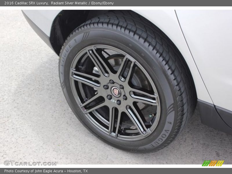 Radiant Silver Metallic / Ebony/Ebony 2016 Cadillac SRX Luxury