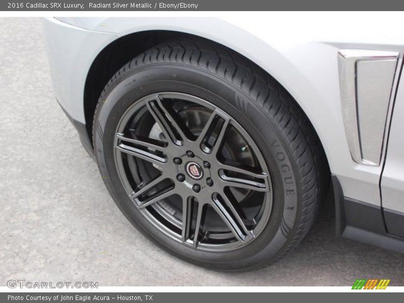 Radiant Silver Metallic / Ebony/Ebony 2016 Cadillac SRX Luxury