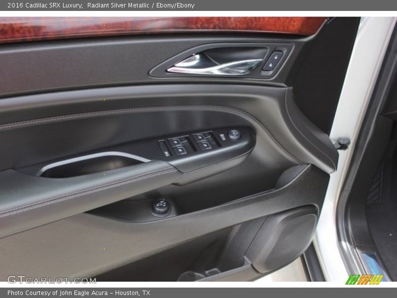 Radiant Silver Metallic / Ebony/Ebony 2016 Cadillac SRX Luxury