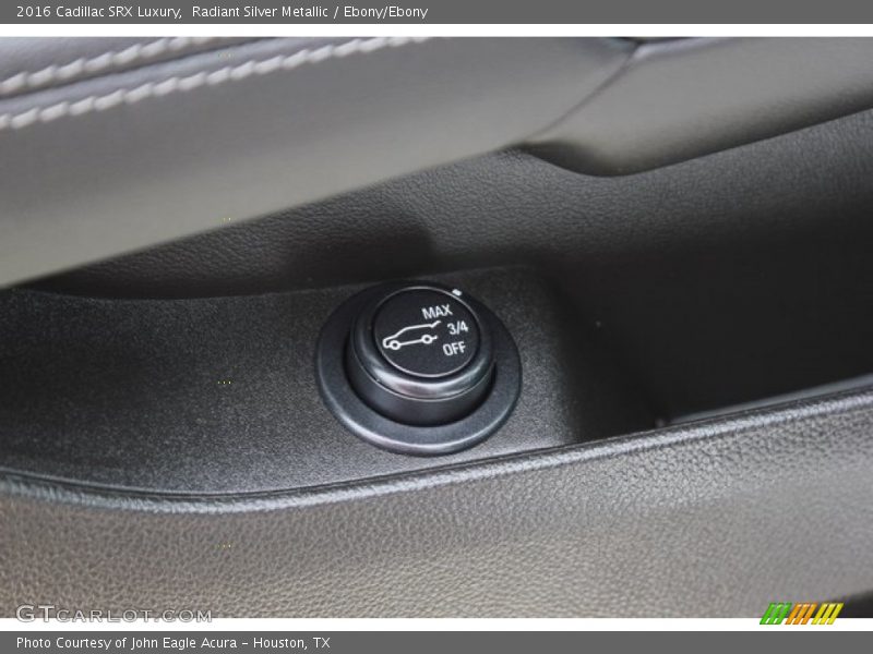 Radiant Silver Metallic / Ebony/Ebony 2016 Cadillac SRX Luxury