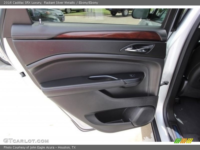 Radiant Silver Metallic / Ebony/Ebony 2016 Cadillac SRX Luxury
