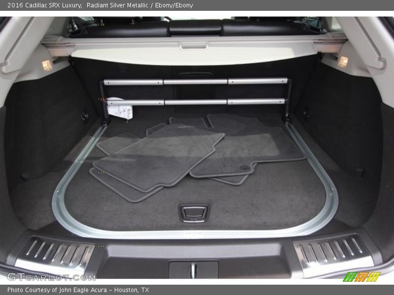 Radiant Silver Metallic / Ebony/Ebony 2016 Cadillac SRX Luxury