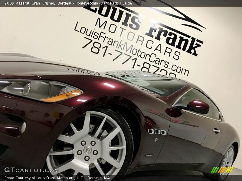 Bordeaux Pontevecchio (Dark Red) / Beige 2009 Maserati GranTurismo