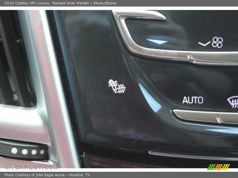Radiant Silver Metallic / Ebony/Ebony 2016 Cadillac SRX Luxury