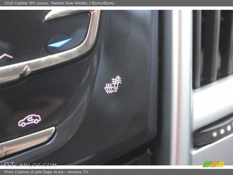 Radiant Silver Metallic / Ebony/Ebony 2016 Cadillac SRX Luxury