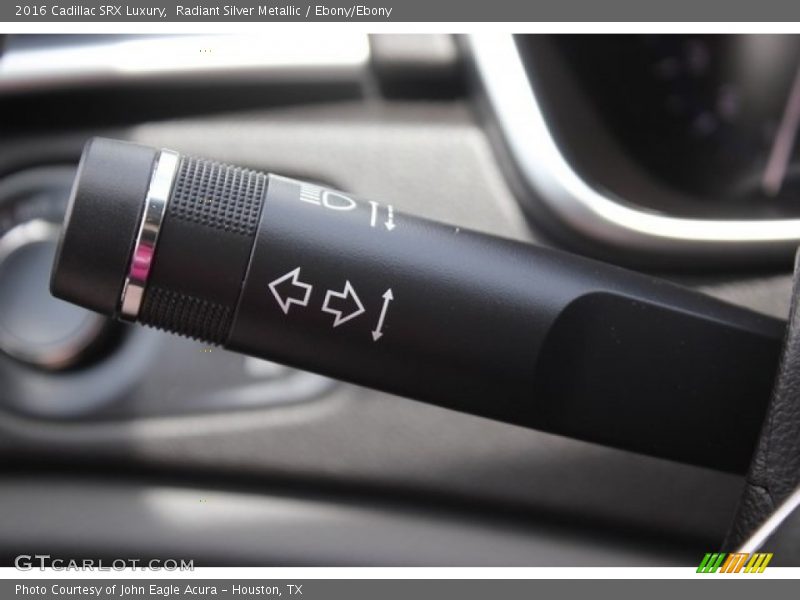 Radiant Silver Metallic / Ebony/Ebony 2016 Cadillac SRX Luxury