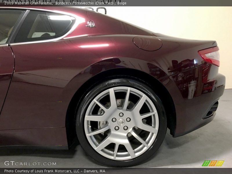 Bordeaux Pontevecchio (Dark Red) / Beige 2009 Maserati GranTurismo
