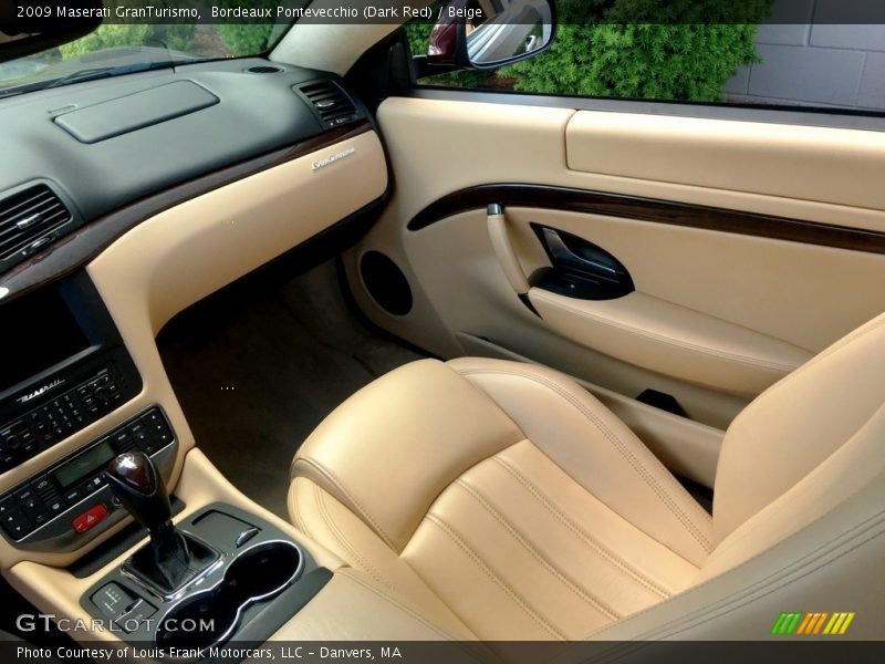 Bordeaux Pontevecchio (Dark Red) / Beige 2009 Maserati GranTurismo
