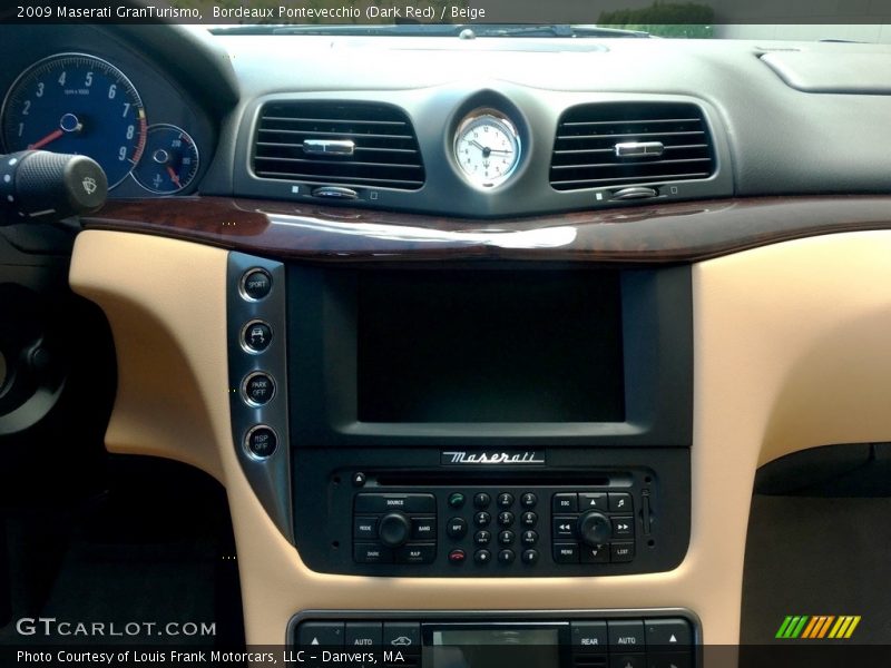 Bordeaux Pontevecchio (Dark Red) / Beige 2009 Maserati GranTurismo