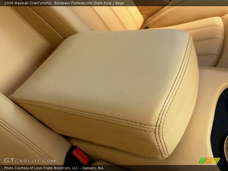 Bordeaux Pontevecchio (Dark Red) / Beige 2009 Maserati GranTurismo