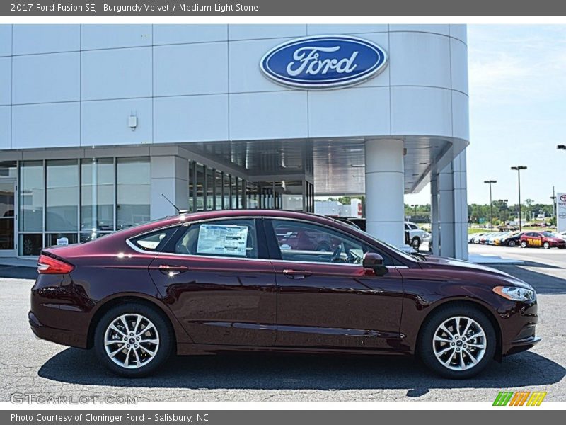 Burgundy Velvet / Medium Light Stone 2017 Ford Fusion SE