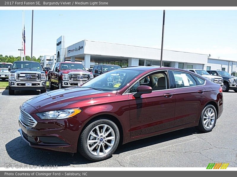 Burgundy Velvet / Medium Light Stone 2017 Ford Fusion SE