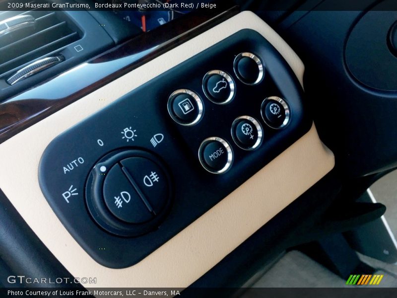 Bordeaux Pontevecchio (Dark Red) / Beige 2009 Maserati GranTurismo
