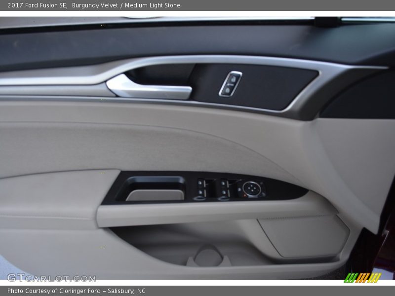 Burgundy Velvet / Medium Light Stone 2017 Ford Fusion SE