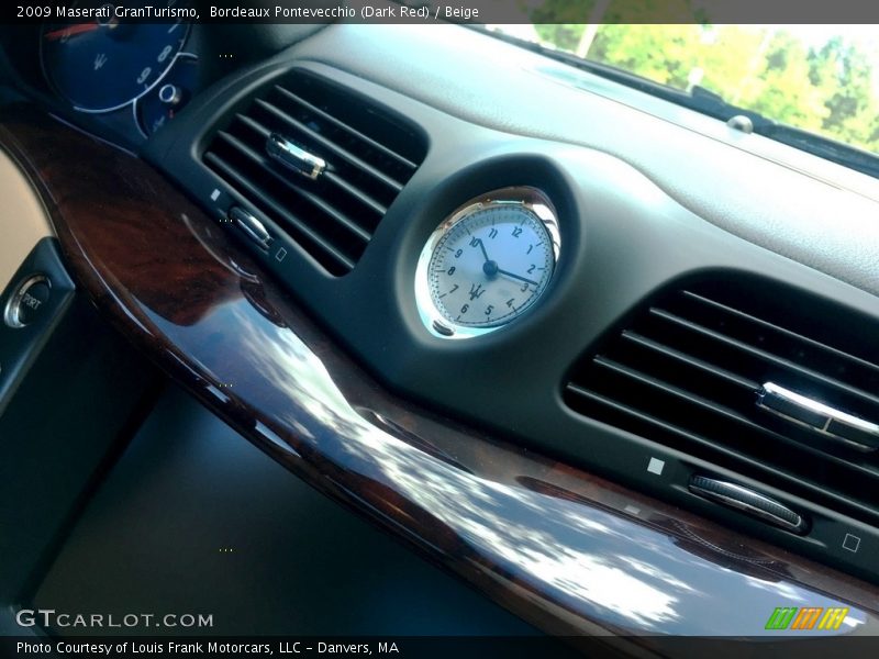 Bordeaux Pontevecchio (Dark Red) / Beige 2009 Maserati GranTurismo
