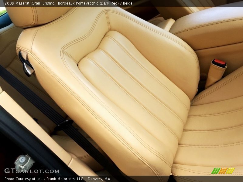 Bordeaux Pontevecchio (Dark Red) / Beige 2009 Maserati GranTurismo