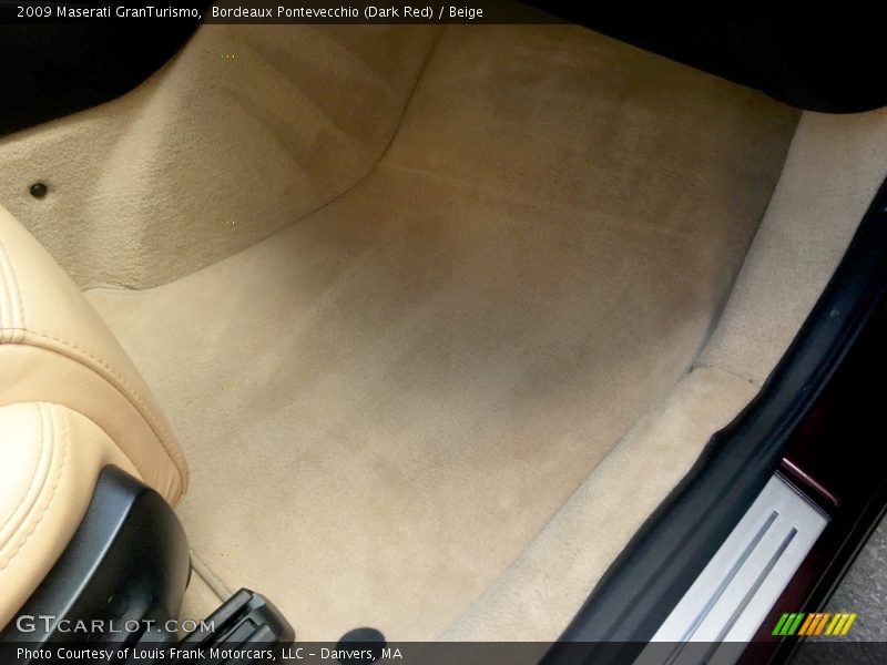 Bordeaux Pontevecchio (Dark Red) / Beige 2009 Maserati GranTurismo