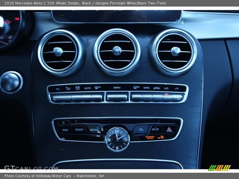 Black / designo Porcelain White/Black Two-Tone 2016 Mercedes-Benz C 300 4Matic Sedan