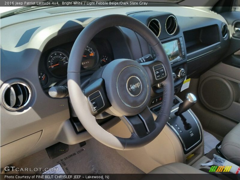Bright White / Light Pebble Beige/Dark Slate Gray 2016 Jeep Patriot Latitude 4x4