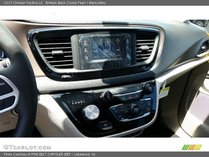 Brilliant Black Crystal Pearl / Black/Alloy 2017 Chrysler Pacifica LX