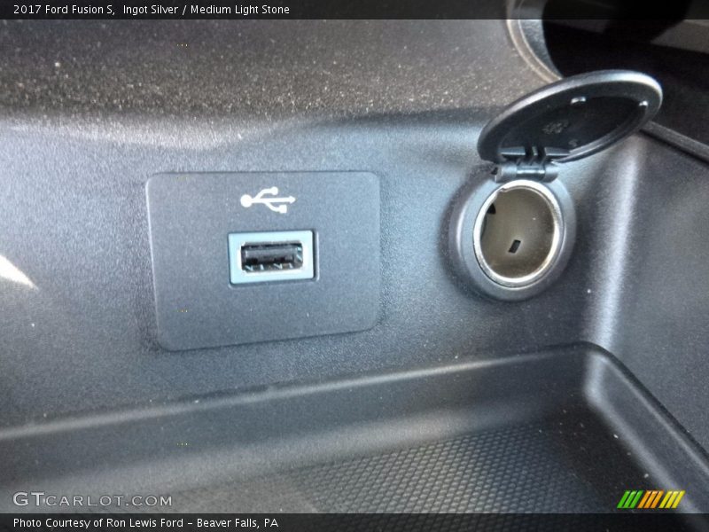 Ingot Silver / Medium Light Stone 2017 Ford Fusion S