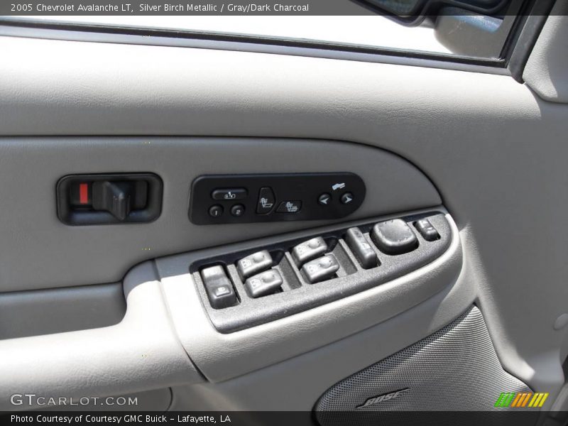 Silver Birch Metallic / Gray/Dark Charcoal 2005 Chevrolet Avalanche LT