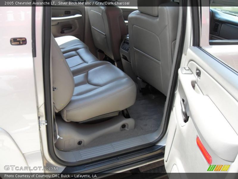 Silver Birch Metallic / Gray/Dark Charcoal 2005 Chevrolet Avalanche LT