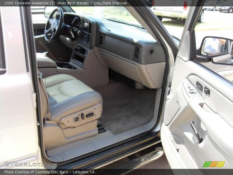 Silver Birch Metallic / Gray/Dark Charcoal 2005 Chevrolet Avalanche LT