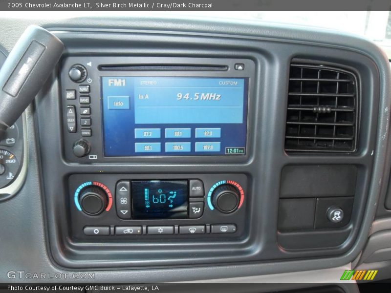 Silver Birch Metallic / Gray/Dark Charcoal 2005 Chevrolet Avalanche LT