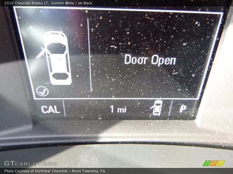Summit White / Jet Black 2016 Chevrolet Malibu LT