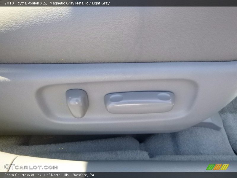 Magnetic Gray Metallic / Light Gray 2010 Toyota Avalon XLS