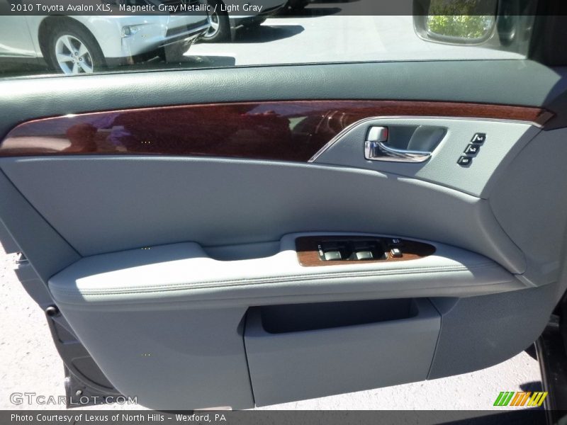 Magnetic Gray Metallic / Light Gray 2010 Toyota Avalon XLS
