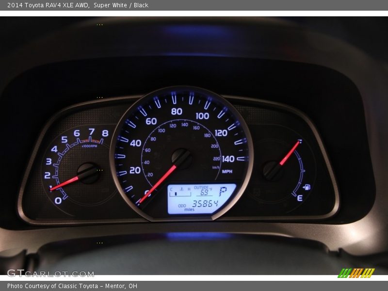 Super White / Black 2014 Toyota RAV4 XLE AWD