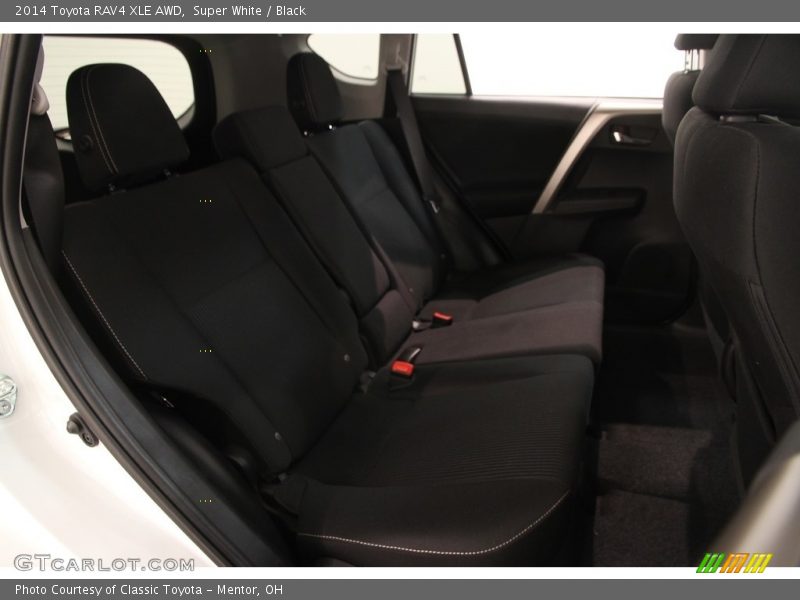 Super White / Black 2014 Toyota RAV4 XLE AWD